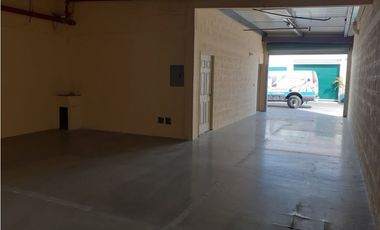 OFIDEPOSITOS CENTRAL / 115M / OFICINA / ESPACIO AMPLIO / SOBRE VIA