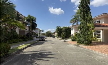 House for sale in PH Residencial Las Perlas