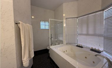 House for sale in PH Residencial Las Perlas