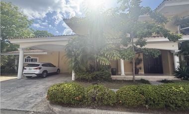House for sale in PH Residencial Las Perlas