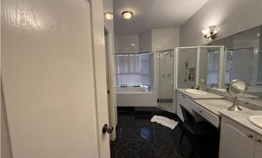 House for sale in PH Residencial Las Perlas