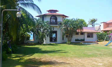 VENTA DE CASA DE PLAYA DIRECTA AL MAR EN CORONADO (13)