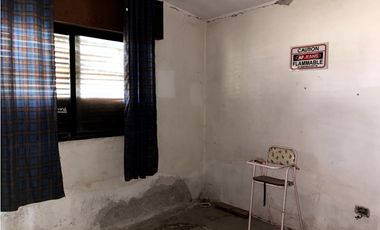 SE VENDE CASA 2 DORM SOBRE CALLE PASTEUR - ALMAFUERTE