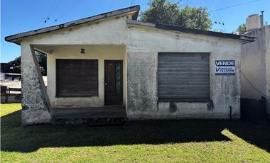 SE VENDE CASA 2 DORM SOBRE CALLE PASTEUR - ALMAFUERTE