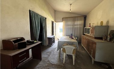 SE VENDE CASA 2 DORM SOBRE CALLE PASTEUR - ALMAFUERTE