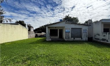 SE VENDE CASA 2 DORM SOBRE CALLE PASTEUR - ALMAFUERTE