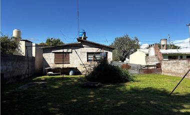 SE VENDE CASA 2 DORM SOBRE CALLE PASTEUR - ALMAFUERTE