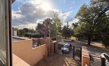 Duplex Ph 100m2 2 dormitorios y jardin en el barrio Zapiola