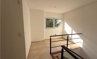Duplex Ph 100m2 2 dormitorios y jardin en el barrio Zapiola