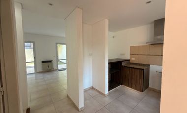 Duplex Ph 100m2 2 dormitorios y jardin en el barrio Zapiola