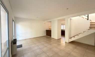 Duplex Ph 100m2 2 dormitorios y jardin en el barrio Zapiola