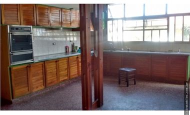 Chalet - 3 dormitorios-Quincho- Jardin- Garage-San Carlos