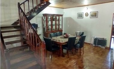 Chalet - 3 dormitorios-Quincho- Jardin- Garage-San Carlos