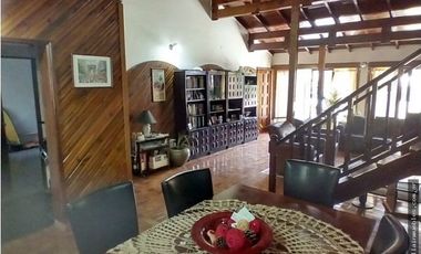 Chalet - 3 dormitorios-Quincho- Jardin- Garage-San Carlos