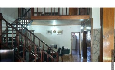 Chalet - 3 dormitorios-Quincho- Jardin- Garage-San Carlos