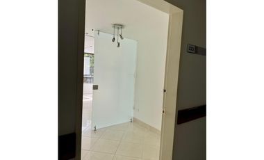 VENTA DE OFICINA EN RODEO PLAZA