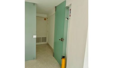 VENTA DE OFICINA EN RODEO PLAZA