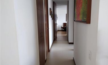 Venta De Apartamento Loma De Los Gonzales, Poblado, Medellin