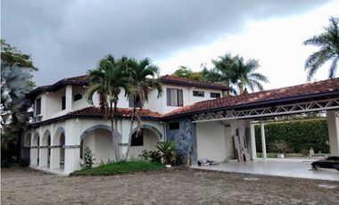 Casa campestre en renta – Cerritos, Pereira