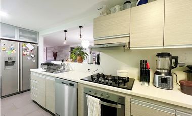 Venta de apartamento en el Poblado Medellín, sector Club Campestre