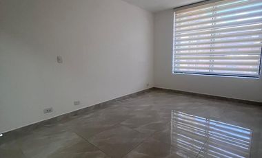 En el Caney se alquila Apartamento Dúplex en 2do y 3er piso