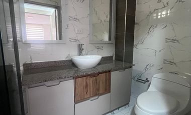 En el Caney se alquila Apartamento Dúplex en 2do y 3er piso