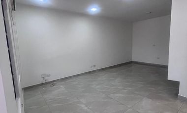 En el Caney se alquila Apartamento Dúplex en 2do y 3er piso