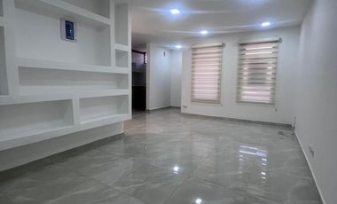 En el Caney se alquila Apartamento Dúplex en 2do y 3er piso