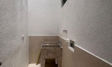En el Caney se alquila Apartamento Dúplex en 2do y 3er piso