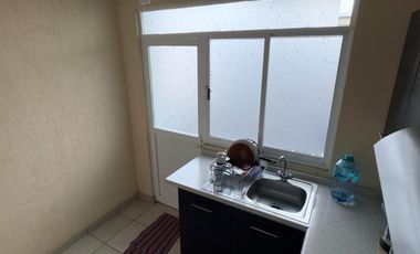 Casa en condominio en Col. Jiménez Cantú, Cuautitlán Izcalli con 2 rec y 2 baños