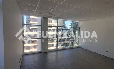 Oficina en Arriendo en Strip Center Vicuña MACKENA