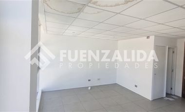 Oficina en Arriendo en Strip Center Vicuña MACKENA