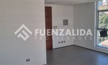 Oficina en Arriendo en Strip Center Vicuña MACKENA