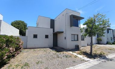 OPORTUNIDAD CASA CON FINANCIAMIENTO ESPECIAL