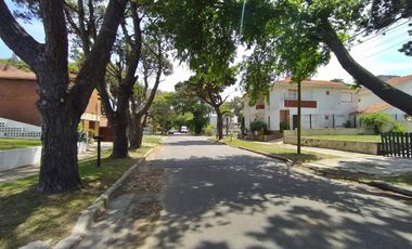 Casa mas departamento de dos ambientes en un hermoso barrio residencial de Mar de Ajo!!