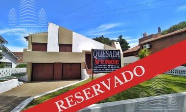 Casa mas departamento de dos ambientes en un hermoso barrio residencial de Mar de Ajo!!