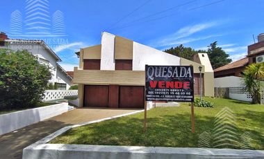 Casa mas departamento de dos ambientes en un hermoso barrio residencial de Mar de Ajo!!