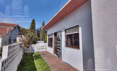 Casa mas departamento de dos ambientes en un hermoso barrio residencial de Mar de Ajo!!