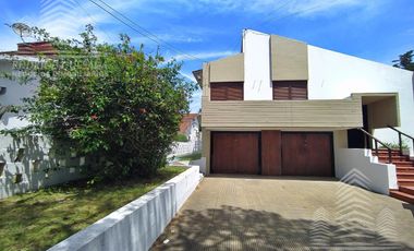 Casa mas departamento de dos ambientes en un hermoso barrio residencial de Mar de Ajo!!