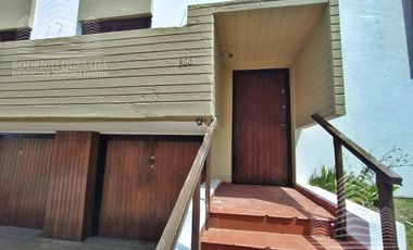 Casa mas departamento de dos ambientes en un hermoso barrio residencial de Mar de Ajo!!