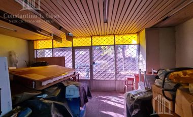 Galpon - Local en  Venta en pleno Banfield  este