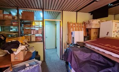 Galpon - Local en  Venta en pleno Banfield  este