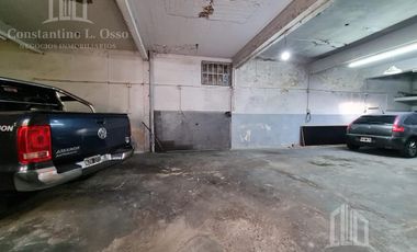 Galpon - Local en  Venta en pleno Banfield  este