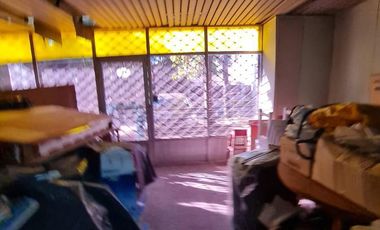 Galpon - Local en  Venta en pleno Banfield  este