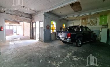 Galpon - Local en  Venta en pleno Banfield  este