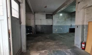 Galpon - Local en  Venta en pleno Banfield  este