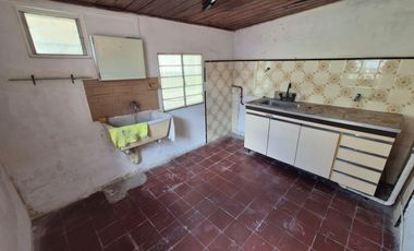 Casa de 4 ambientes en Talleres al 400