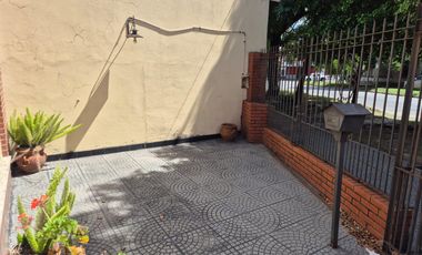 Casa de 4 ambientes en Talleres al 400