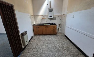 Casa de 4 ambientes en Talleres al 400