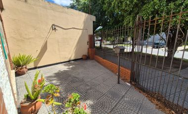 Casa de 4 ambientes en Talleres al 400